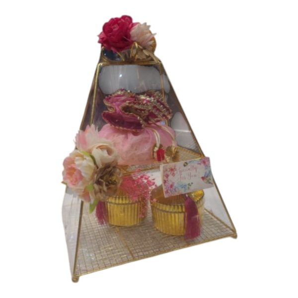 Pyramid platter with 1 potli and 2 crystal jar